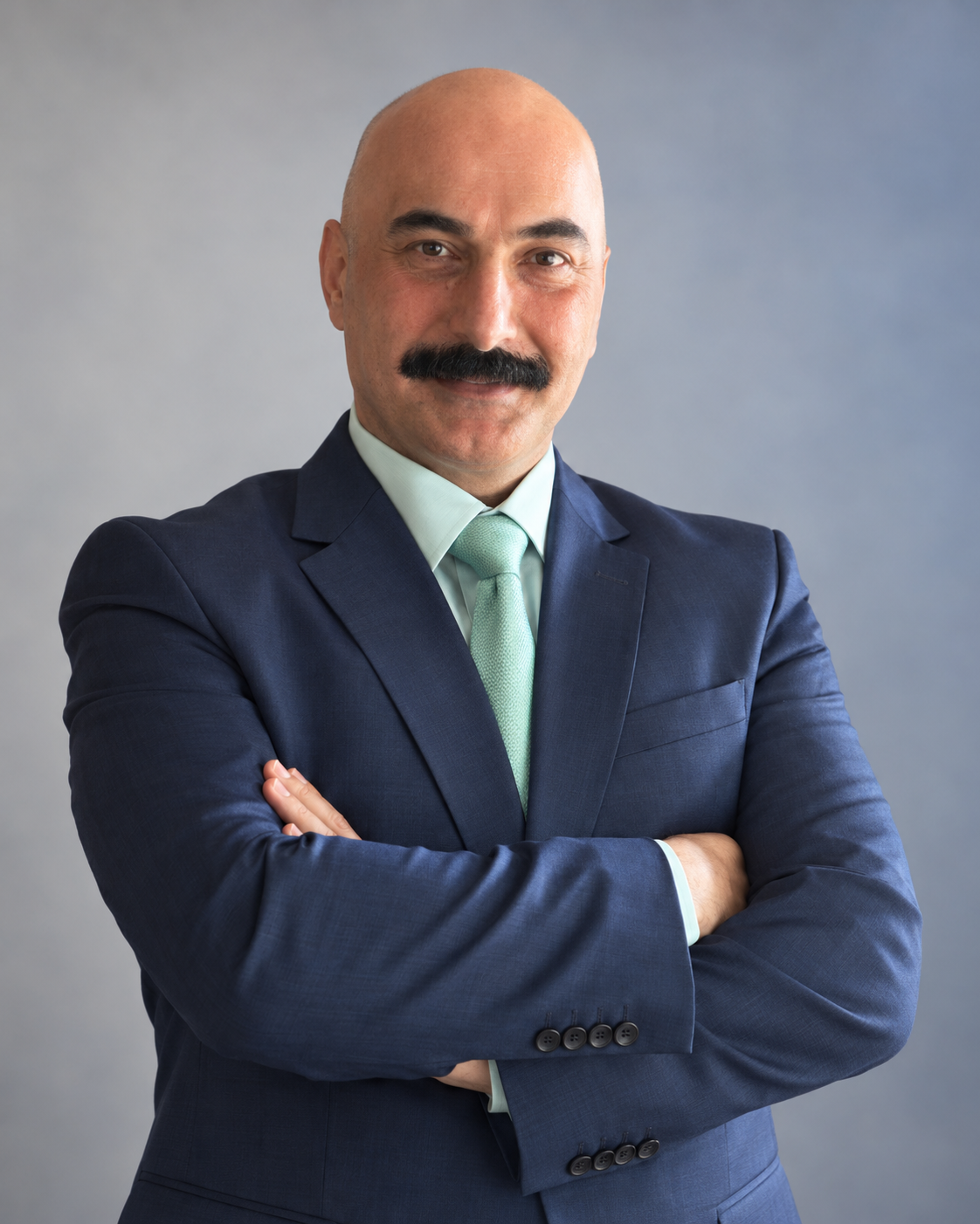 الدكتور طورهان المفتي